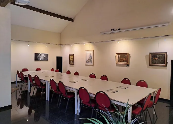 Oda ve Kahvaltı Uit De Kunst Peer 3*